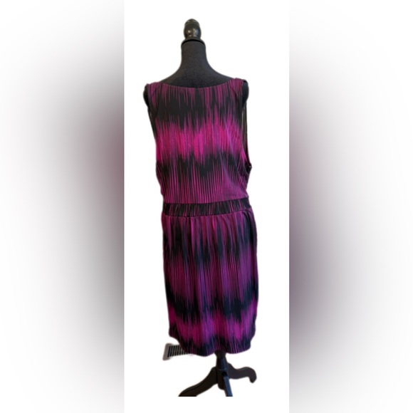 Bisou Bisou Magenta and black dress. Size Large - Picture 3 of 5